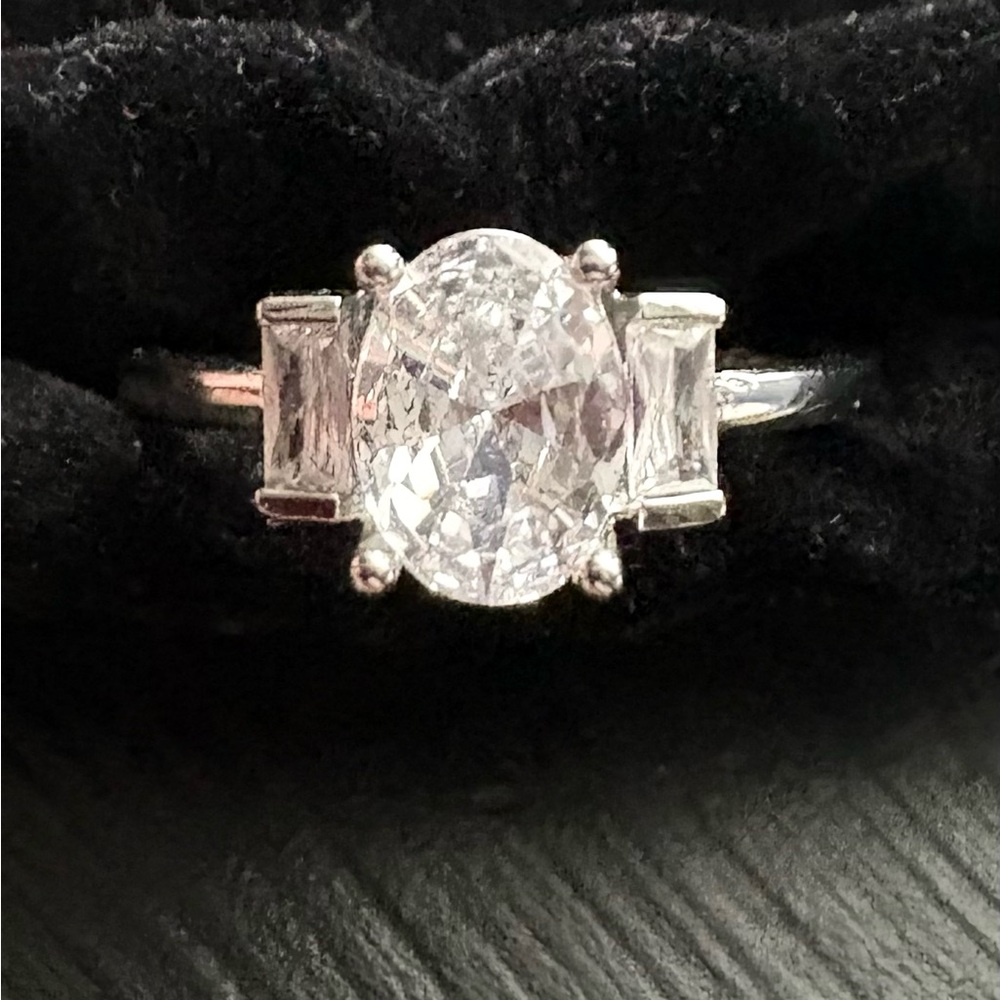 Pretty Bird White Gold Plated Ring NEW! Size 7